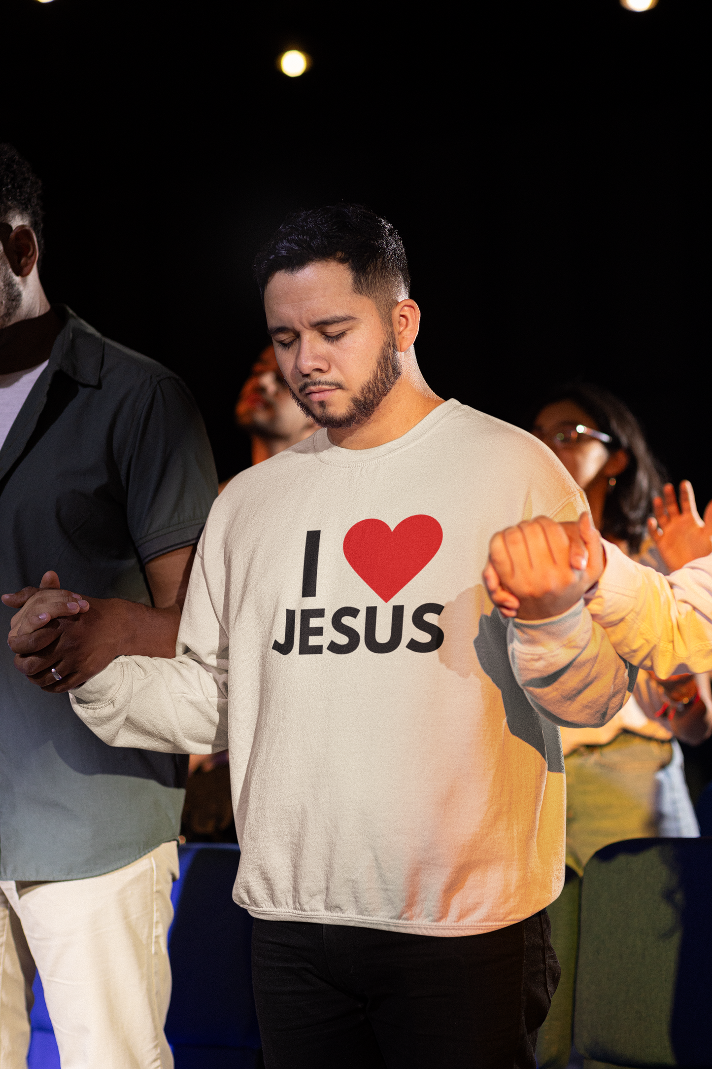 I <3 Jesus Unisex Heavy Blend™ Crewneck Sweatshirt